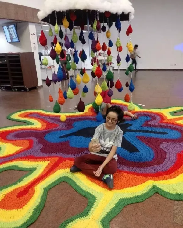 13歲男孩愛編織,遭到排擠,卻吸粉34萬!當你用心做一件事,全世界都在幫你!