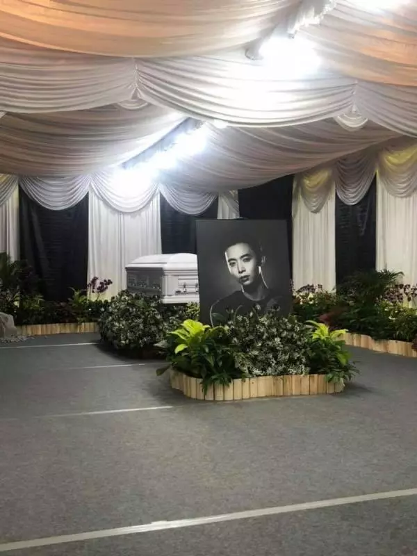 為何選擇海葬?馮偉衷曾透露不愛麻煩人, 不希望年邁雙親每年拜祭他~
