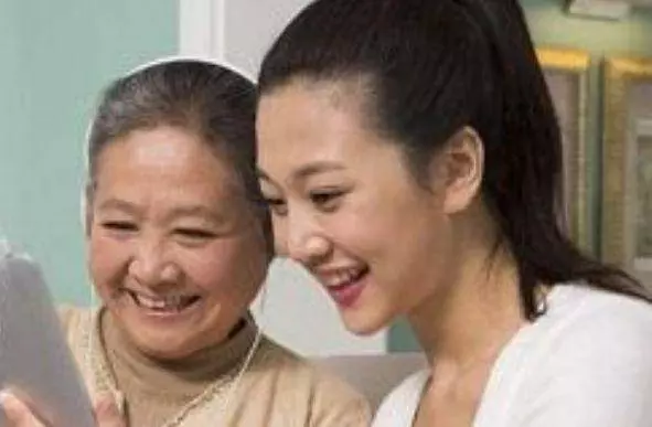 婆婆幫兒媳婦上法院起訴離婚,法庭上,婆婆這句話讓兒子悔不當初