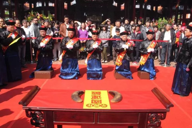 神準王爺猶豫了!台南南鯤鯓「國運籤只抽不解」大家自己解讀 廟方曝原因「也是逼不得已」