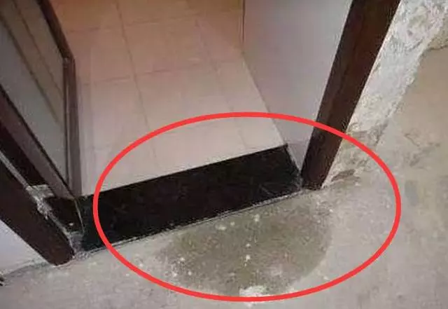 家裡門口不要這樣裝修,師傅一看說我腦進水,難怪我家會越住越窮!!