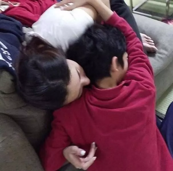 (張柏芝這些照片,謝霆鋒一定不敢看,網友:忍不住落淚!