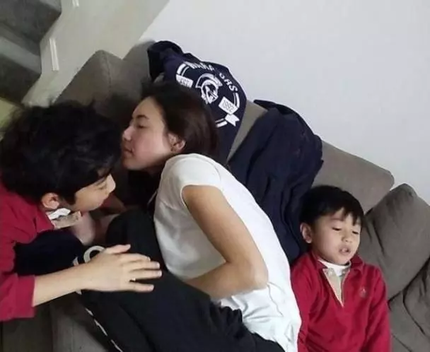 (張柏芝這些照片,謝霆鋒一定不敢看,網友:忍不住落淚!