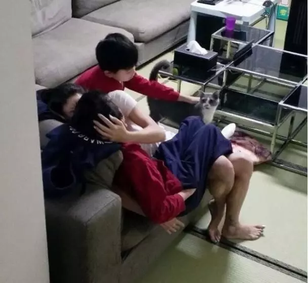 (張柏芝這些照片,謝霆鋒一定不敢看,網友:忍不住落淚!