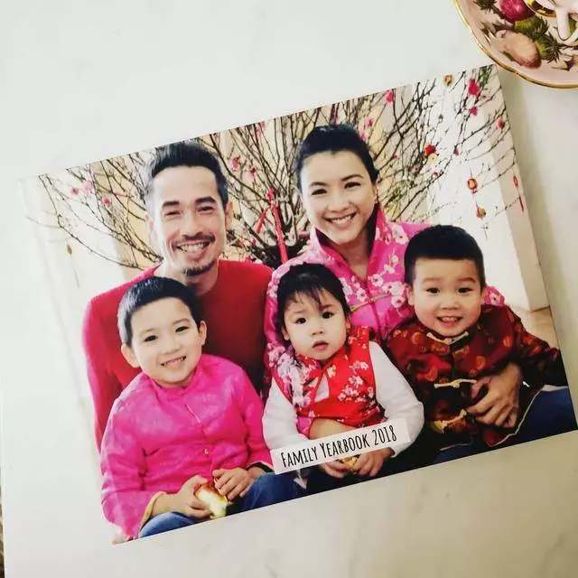港姐陳茵媺曬一家五口珍貴合照,陳豪帶兒女溫馨出境