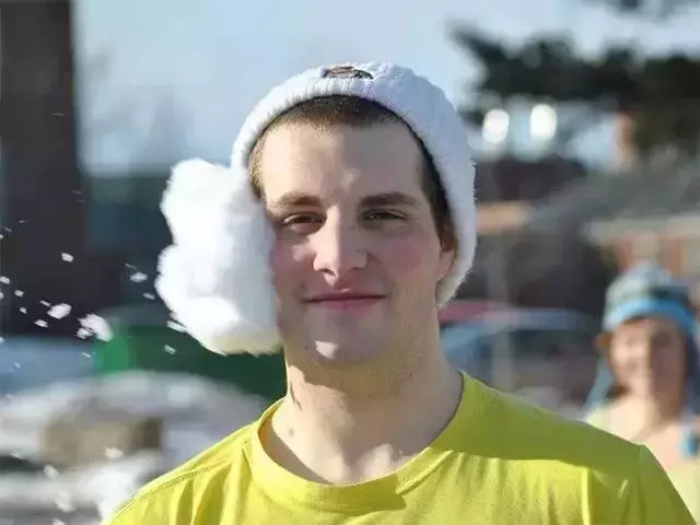 攝影師抓拍悲劇發生的前一秒，有一種痛叫毫無預兆！