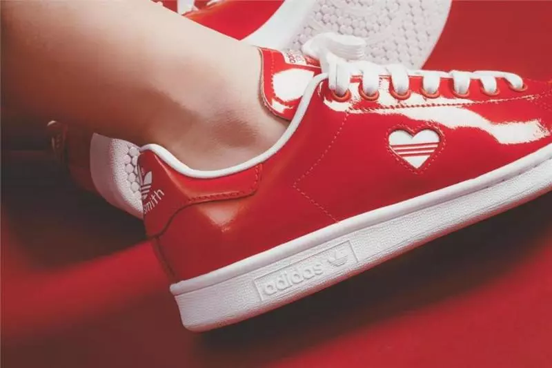 2月1日!Adidas Stan Smith情人節限量款新加坡開售!猜猜多少錢?