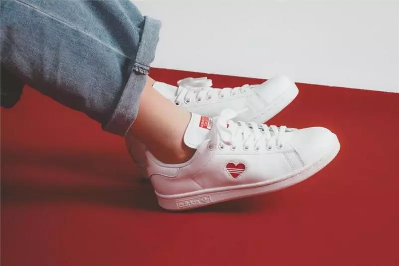 2月1日!Adidas Stan Smith情人節限量款新加坡開售!猜猜多少錢?