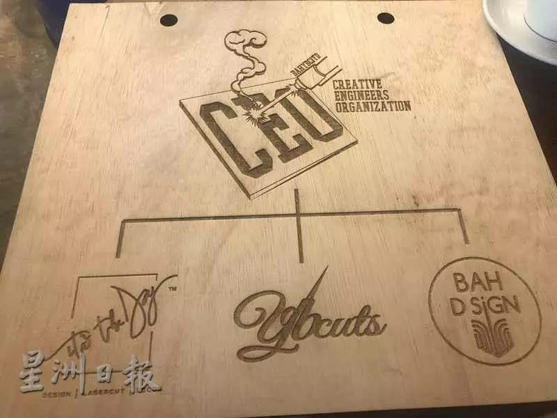 馬來夫婦不顧他人眼光,售賣豬形狀藝術品,網民卻紛紛力挺!