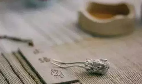你擁有了,就別總炫耀,會招禍