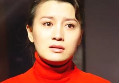 陳道明對她一見鍾情,李幼斌為了她凈身出戶,三婚嫁給李幼斌