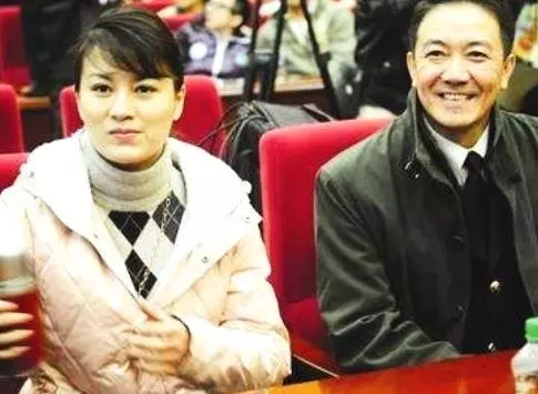 陳道明對她一見鍾情,李幼斌為了她凈身出戶,三婚嫁給李幼斌