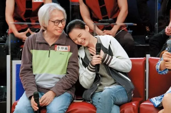 驚懵世人!差41歲《爺孫戀》疑似造人成功,林靖恩卻怒喊:「那女生不是我」!