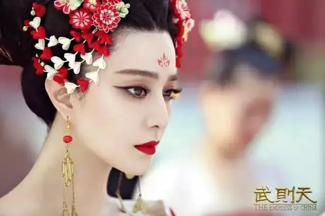 這10位明星得罪了攝影師的下場就是這樣 尤其是孫燕姿….天啊 整個不忍直視