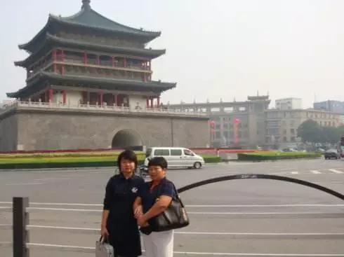 我60歲生日,女兒送我一個手鐲,她打電話沒掛斷,我心裡發寒