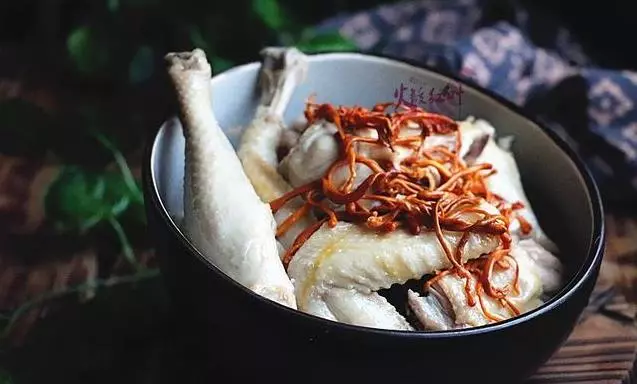阿嬤做的原味蒸雞,材料簡單,方法也簡單,鮮美嫩滑,吃過都讚不絕口