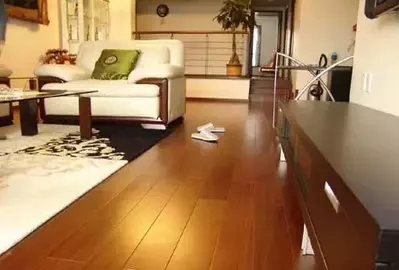神!「清紗窗」居然只需要一張便宜的紙..絕不沾手!20個大掃除必備的清潔小竅門!
