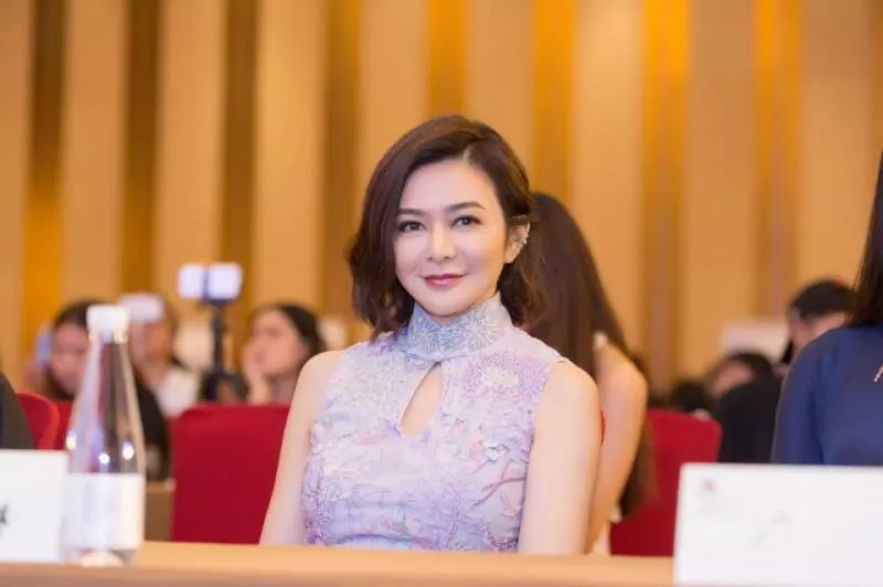 6位港星童年照,張柏芝、朱茵從小美到大,看到劉德華大家不淡定了!