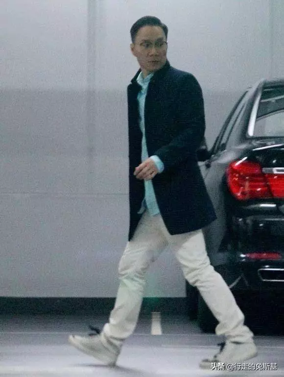 34歲TVB小花被爆入住男友過億豪宅,可仍節儉度日買100塊打折衣服