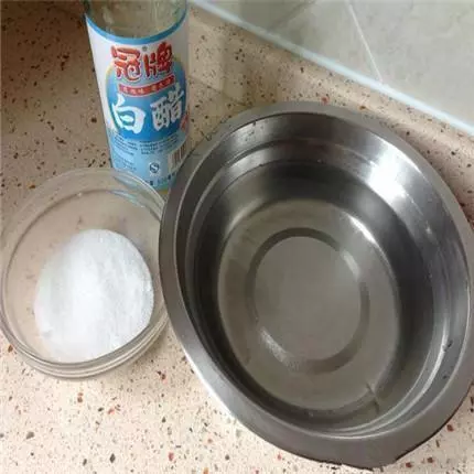 天氣一冷手就變得皺巴巴的?教你一個土方法,讓雙手變的嫩又滑!