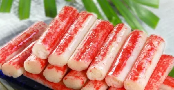 第一次知道!「蟹肉棒」製作過程曝光!裡面竟「完全不含螃蟹成分」!