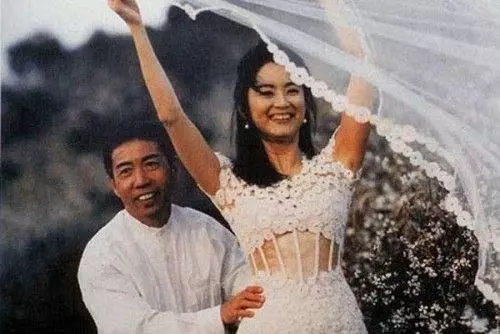 林青霞與秦漢的感情,早就在《滾滾紅塵》裡寫盡了
