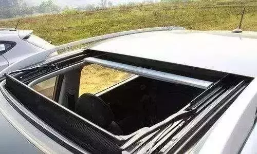 最沒用的汽車配置,一年用不了幾次,老司機:因為你不會用