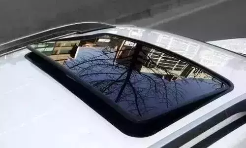 最沒用的汽車配置,一年用不了幾次,老司機:因為你不會用