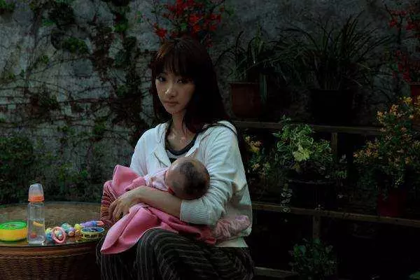 老公去世婆婆跪下求我生下遺腹子 3個月後她卻讓我抱孩子滾