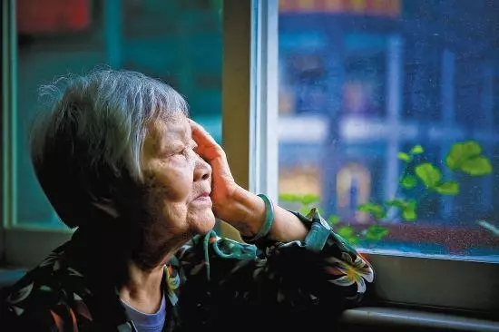 婆婆寧願裝病也不願給我帶孩子 說自己有錢老了不靠我們