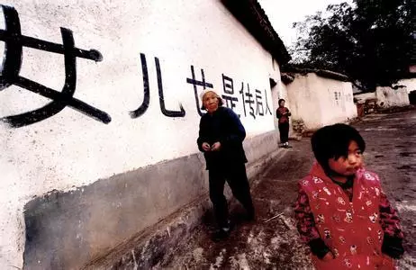 農村婆婆帶外孫女到我家裡玩 小姑子一番話我把她們趕回鄉下