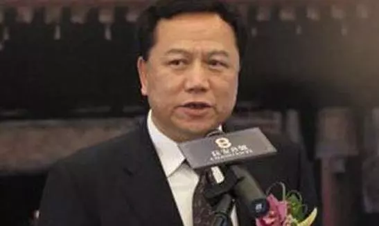 她23歲嫁入豪門,每天跪地為婆婆洗腳,老公被曝欠6900萬外債,如今複出拍戲只為尊嚴