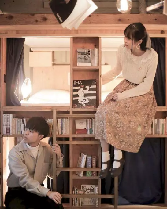 日本最酷新型態旅館-「BOOK AND BED」!裡面的咖啡廳更加火!