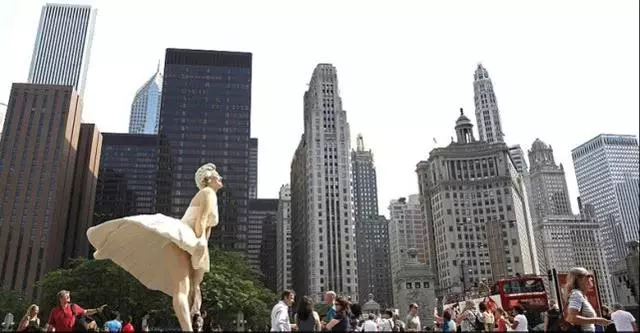 世界上最尷尬的雕像,耗資500萬修建,卻不到一年就被拆除!