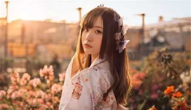 快過年了我給准婆婆送臘肉,進門聽到她和男友對話,我轉身離開了