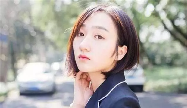 快過年了我給准婆婆送臘肉,進門聽到她和男友對話,我轉身離開了