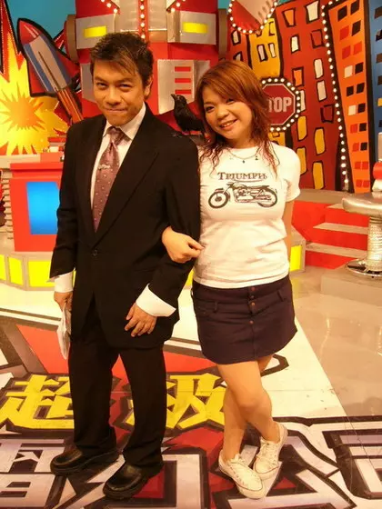 小甜甜「恨透親生父母」 靠爺奶撫養長大 !苦熬12年終於「買下2千萬房」淚曝悲慘童年!