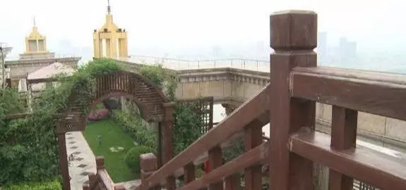 張庭上海大豪宅曝光,稱客人第一次來會迷路,是真有錢啊!