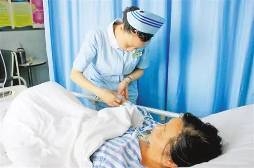 老婆分娩那天,我逼她簽字離婚,簽完字看眼孩子,我撕協議不離了