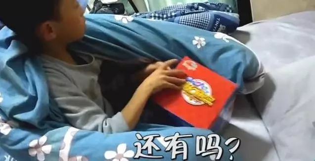 孩子問我聖誕老人是不是假的,我該怎麼回答?這位爸爸的做法太棒