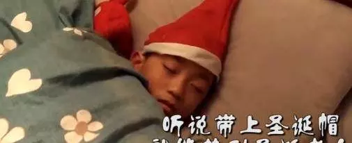 孩子問我聖誕老人是不是假的,我該怎麼回答?這位爸爸的做法太棒