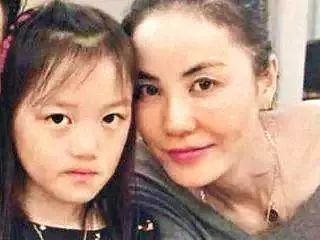 張柏芝才剛出月子,王菲發文暗指李亞鵬,李嫣忍無可忍終發聲