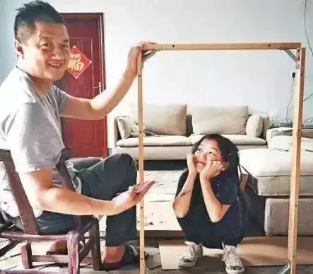 她3歲背熟《金剛經》,看懂甲骨文,9歲時已踏遍半個地球,只因她的父親叫李亞鵬!