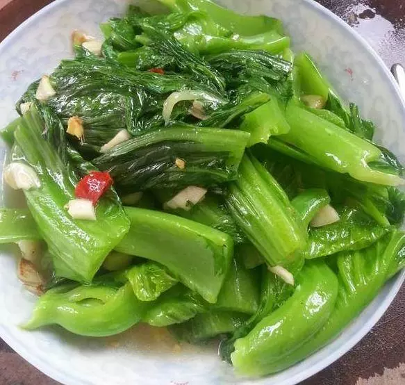 不管炒什麼蔬菜,記住這3點,菜葉綠得發亮