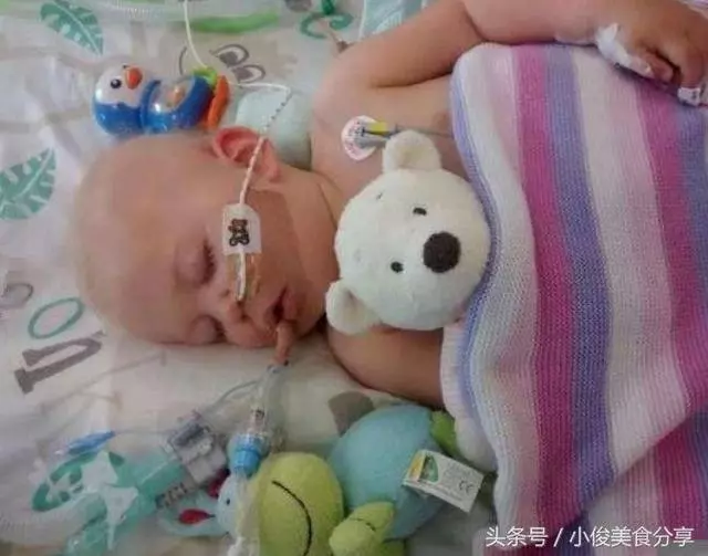 4個月小女嬰拔掉氧氣管離世,媽媽抱著告別時,竟然發生了奇蹟!