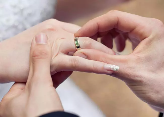二婚女人不可娶?他的一篇貼文惹網友暴怒!