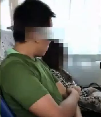 巴士一男子趁女孩睡著佔便宜,對方沒有反抗反而很配合,結果男子下車後傻眼了