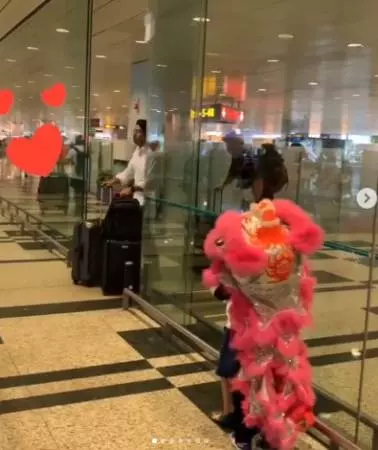 兒子舞獅接老爸機 李銘順高興到仰天大笑!