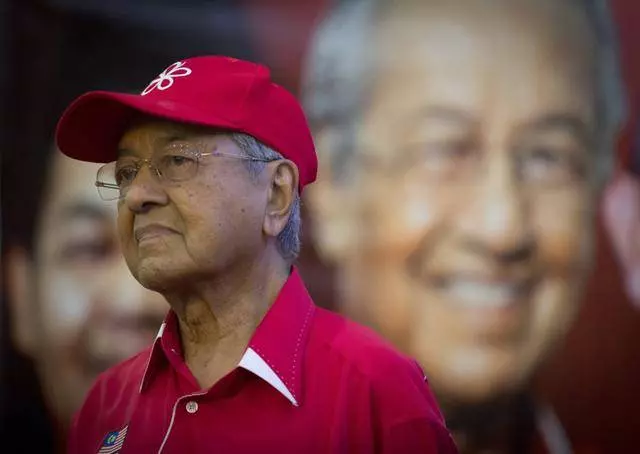 連熊貓也養不起了?馬來西亞負債「爆表」,欠中國的錢能拖就拖!