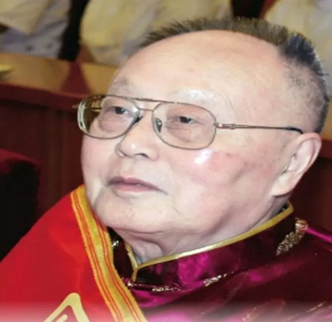 90歲國醫分享【養肝】經驗:吃2菜、喝2水,但有一事不能做!